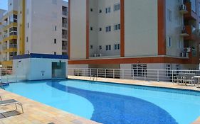 Aluga-se Apto 2 Quartos, sendo 1 suíte, 3 Ar cond. Mobília completa - Praia Grande Ubatuba/SP